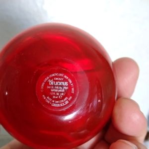 DKNY Red Delicious perfume